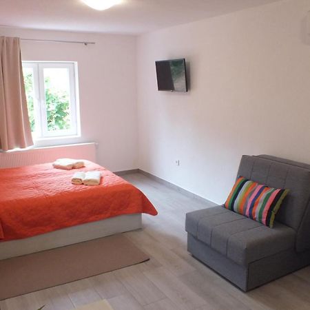 גרבובץ Guest House Ema מראה חיצוני תמונה