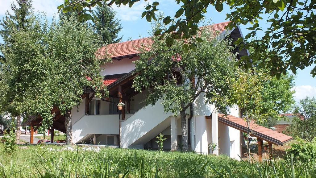 גרבובץ Guest House Ema מראה חיצוני תמונה