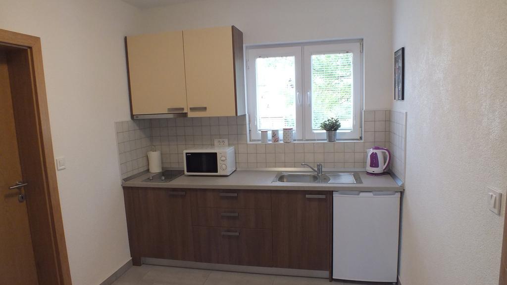 גרבובץ Guest House Ema מראה חיצוני תמונה