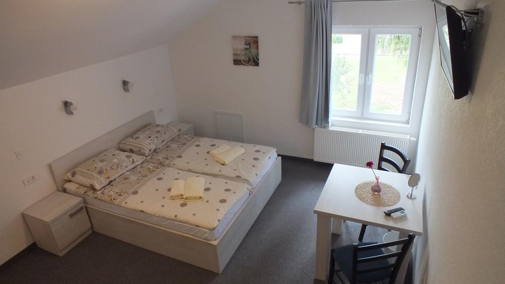 גרבובץ Guest House Ema מראה חיצוני תמונה
