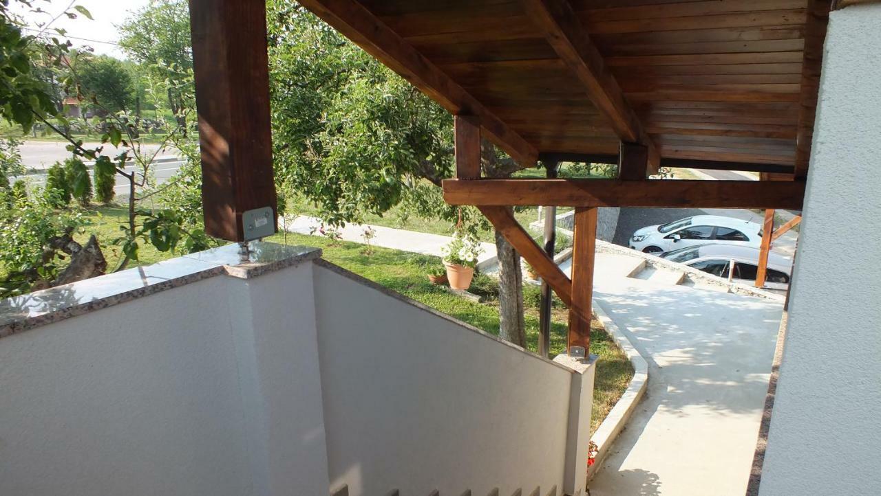 גרבובץ Guest House Ema מראה חיצוני תמונה