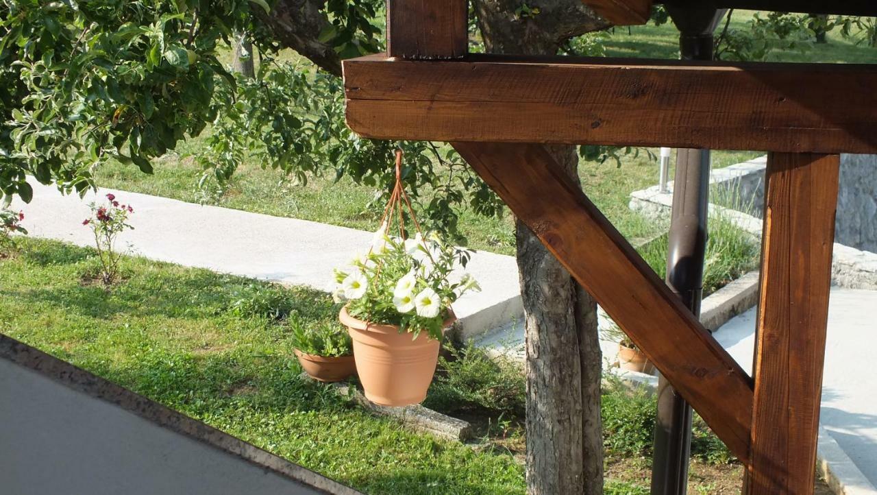 גרבובץ Guest House Ema מראה חיצוני תמונה