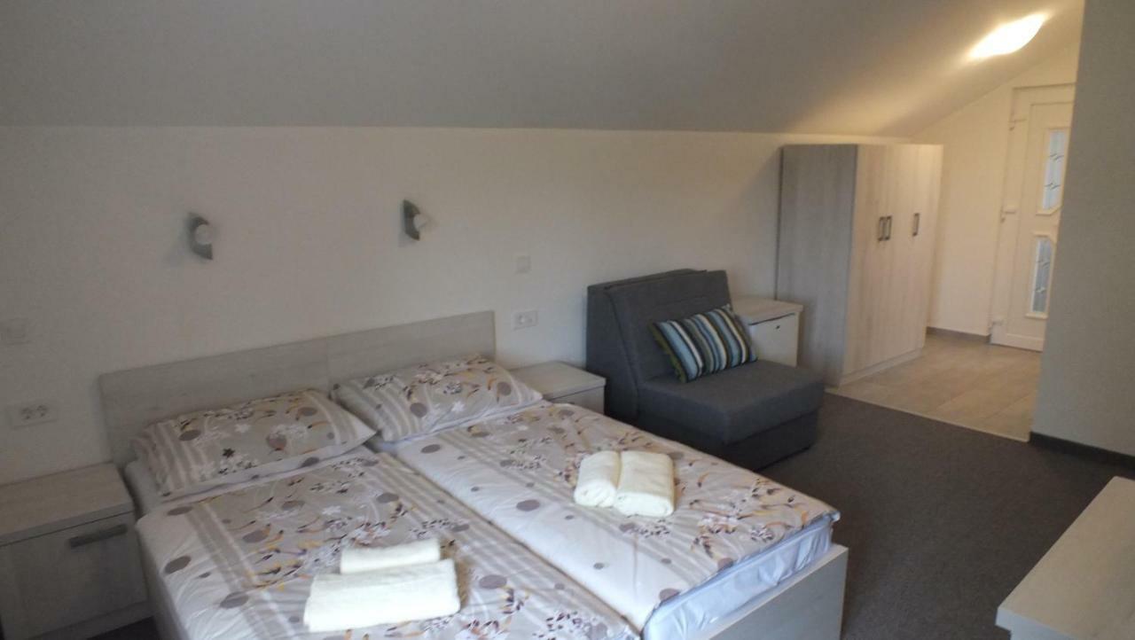 גרבובץ Guest House Ema מראה חיצוני תמונה