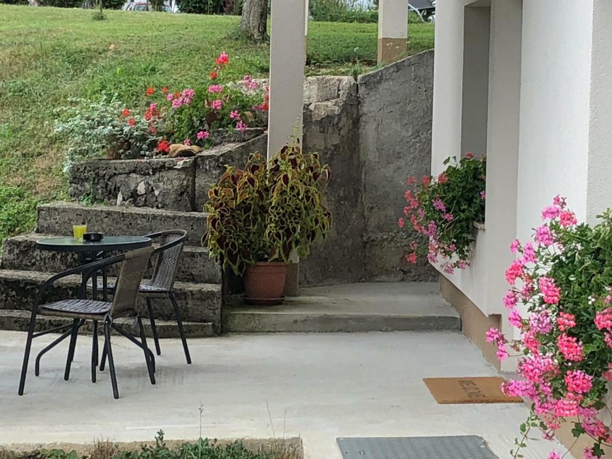 גרבובץ Guest House Ema מראה חיצוני תמונה